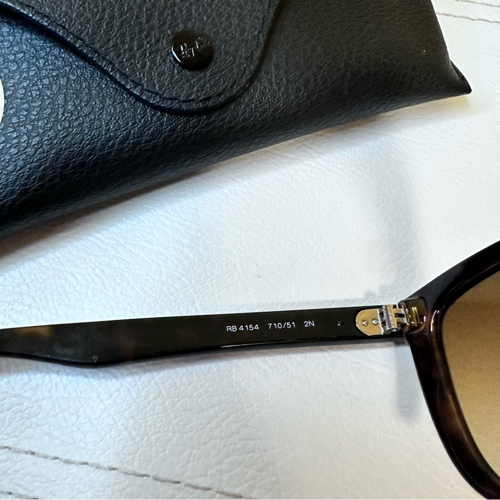 Ray Bans Tortoise Frame - Picture 2 of 4